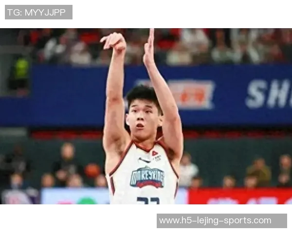 林葳半场替补出战表现低迷6分钟内仅得1分并犯规1次